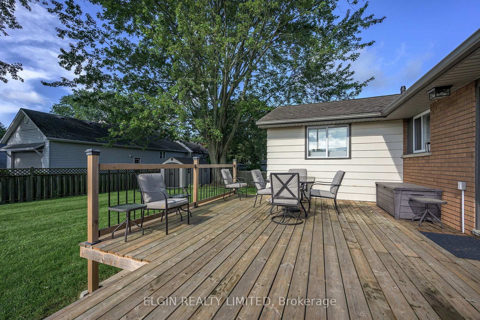 264 Hill Street • Central Elgin, ON photo 10