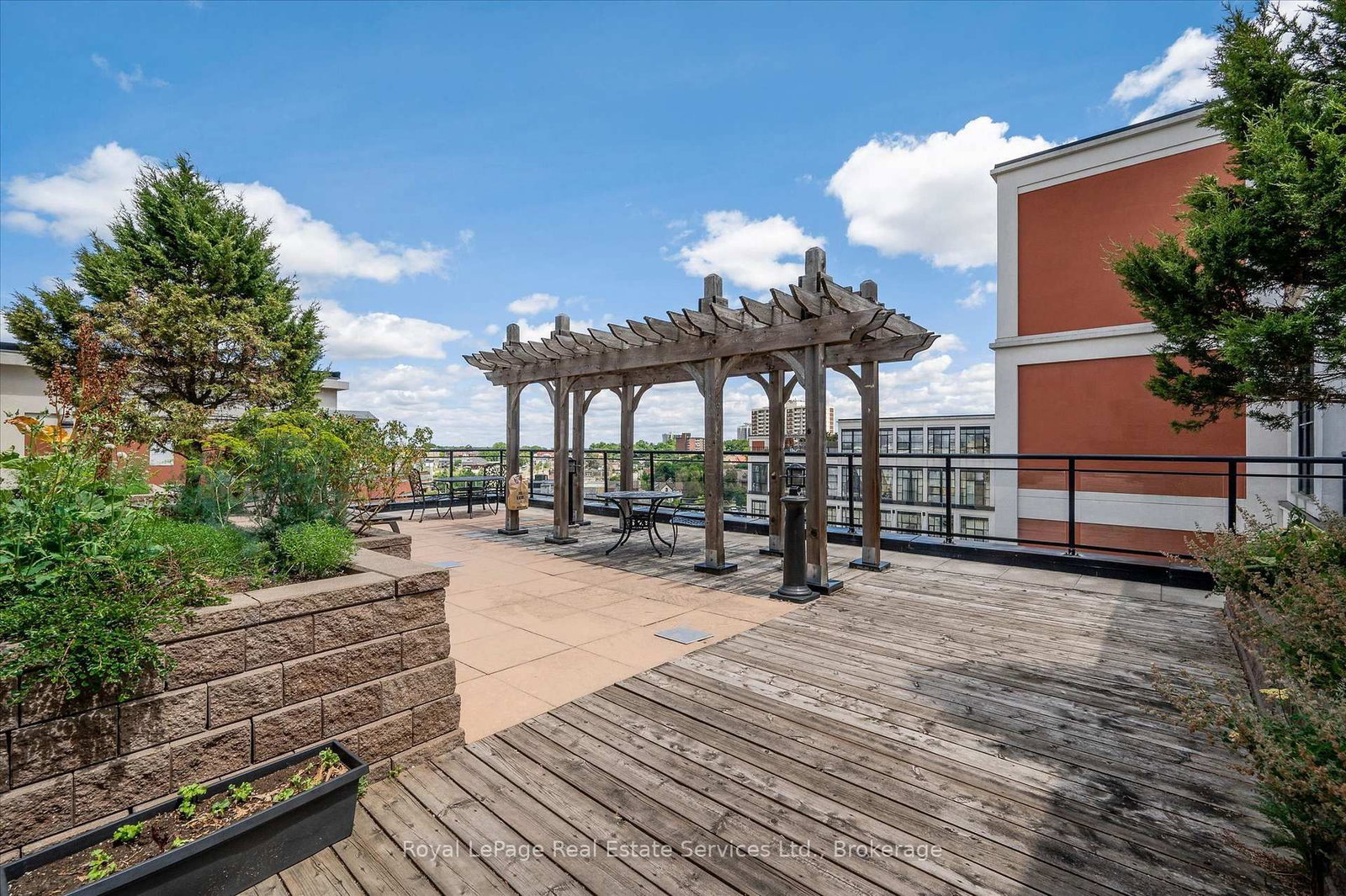 308-410 King St, Kitchener, view 24
