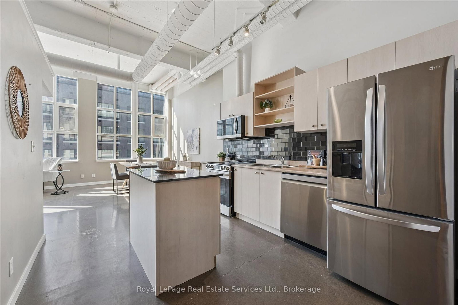308-410 King St, Kitchener, view 4