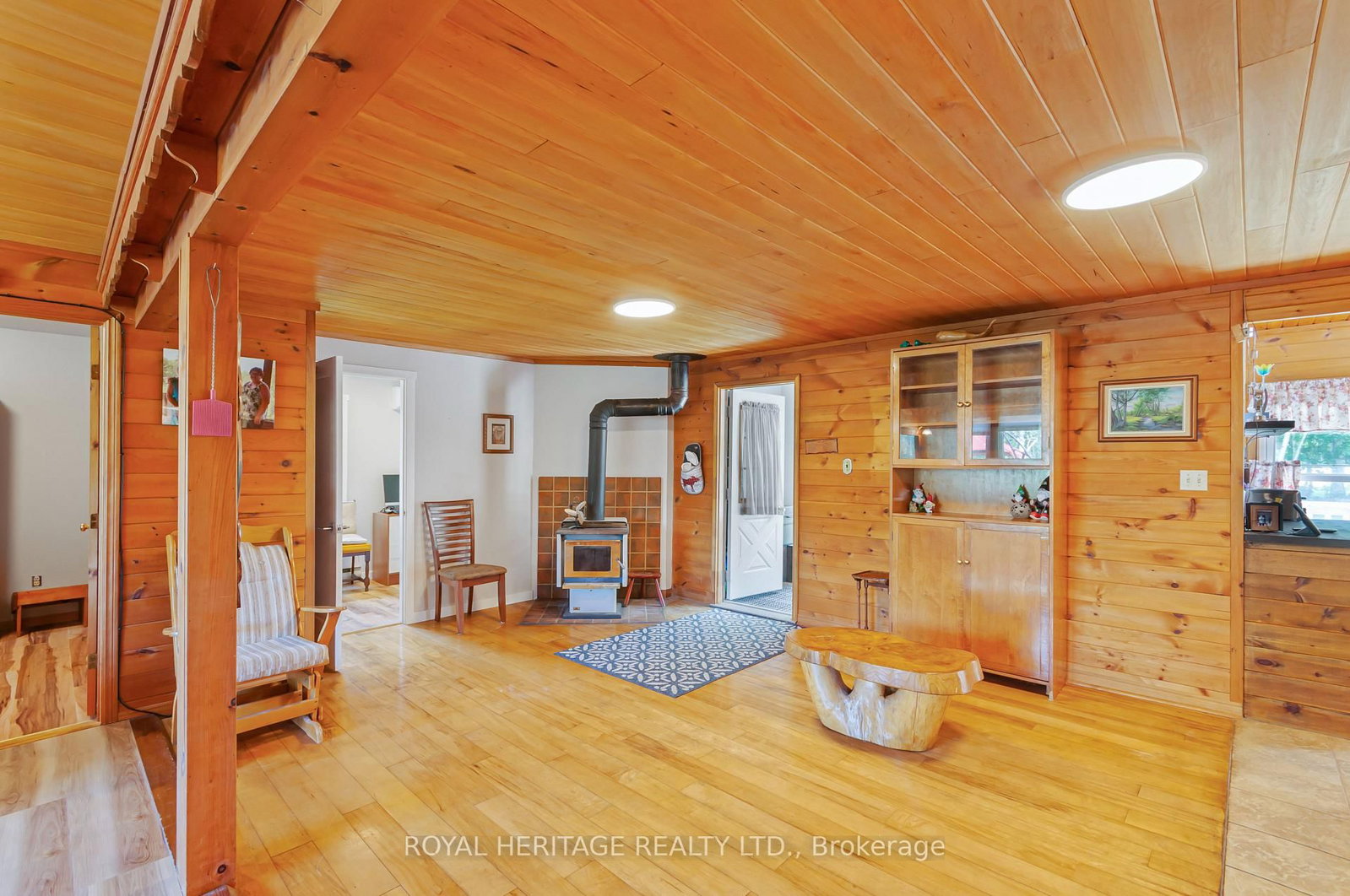 Listing Image 9