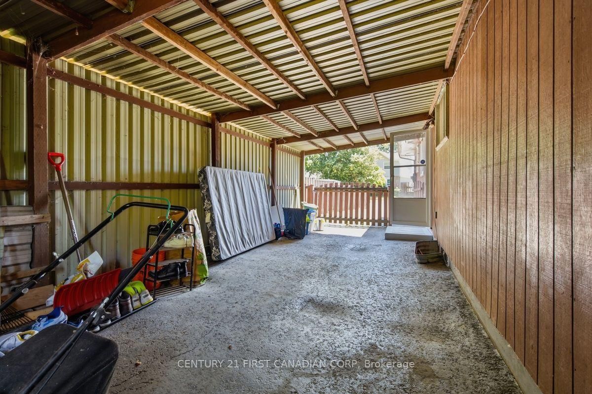 Listing Image 9
