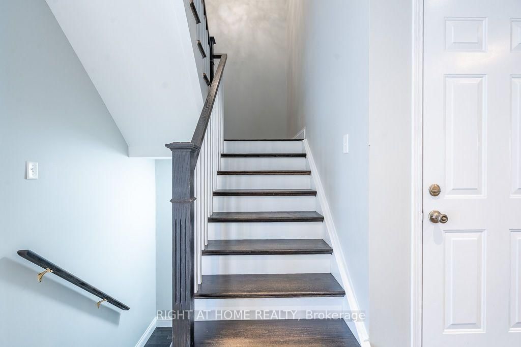 27 Panorama Way • Hamilton, ON photo 11