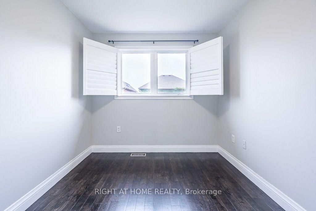27 Panorama Way • Hamilton, ON photo 14