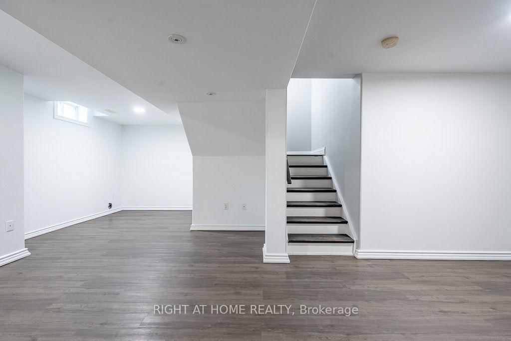 27 Panorama Way • Hamilton, ON photo 32