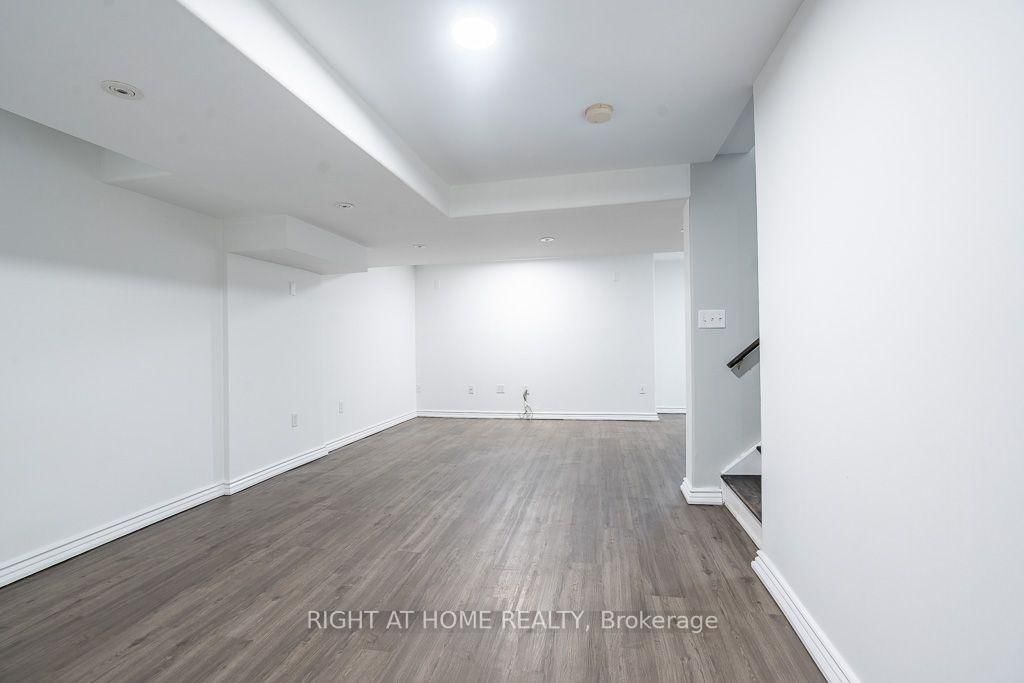 27 Panorama Way • Hamilton, ON photo 33
