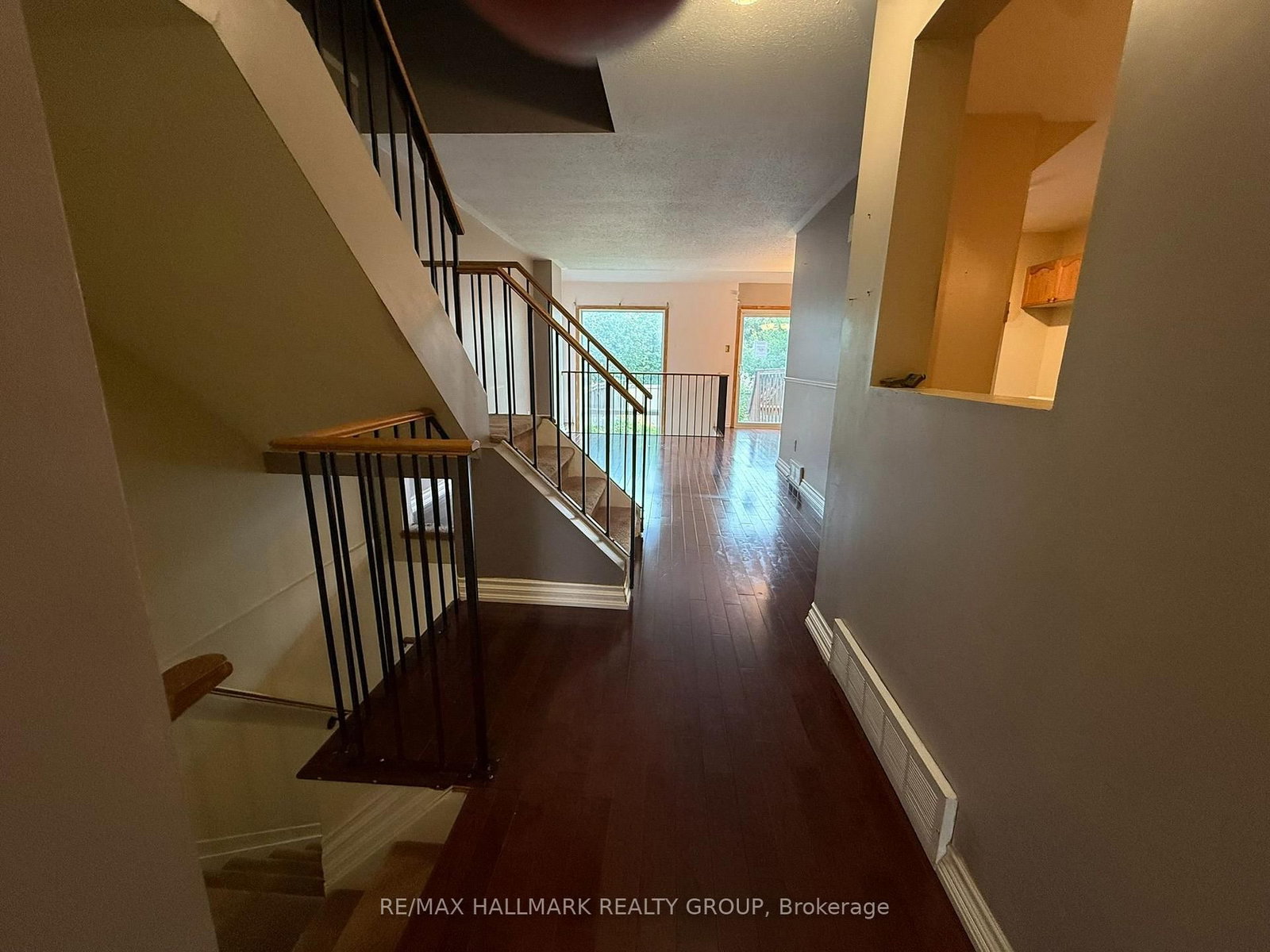 181 Tartan Drive • Barrhaven, ON photo 3