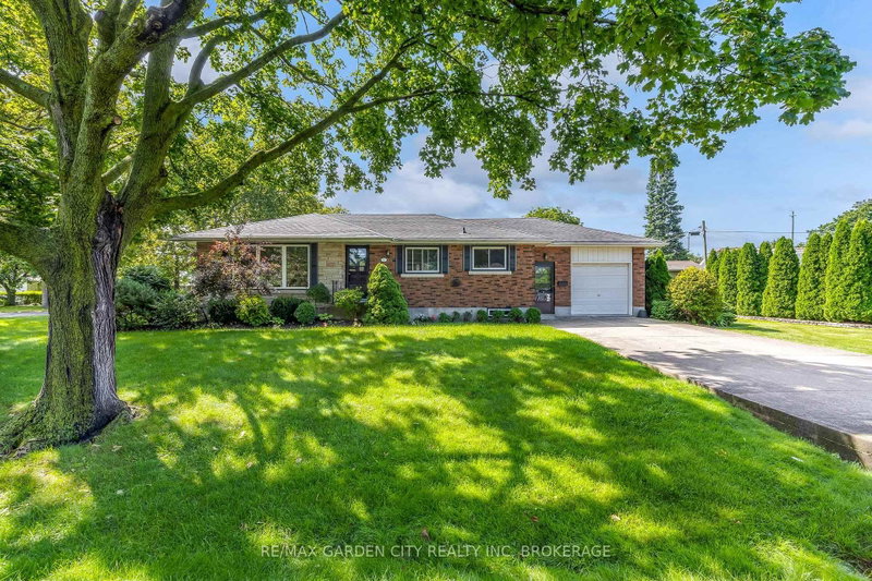 4 Regina Avenue