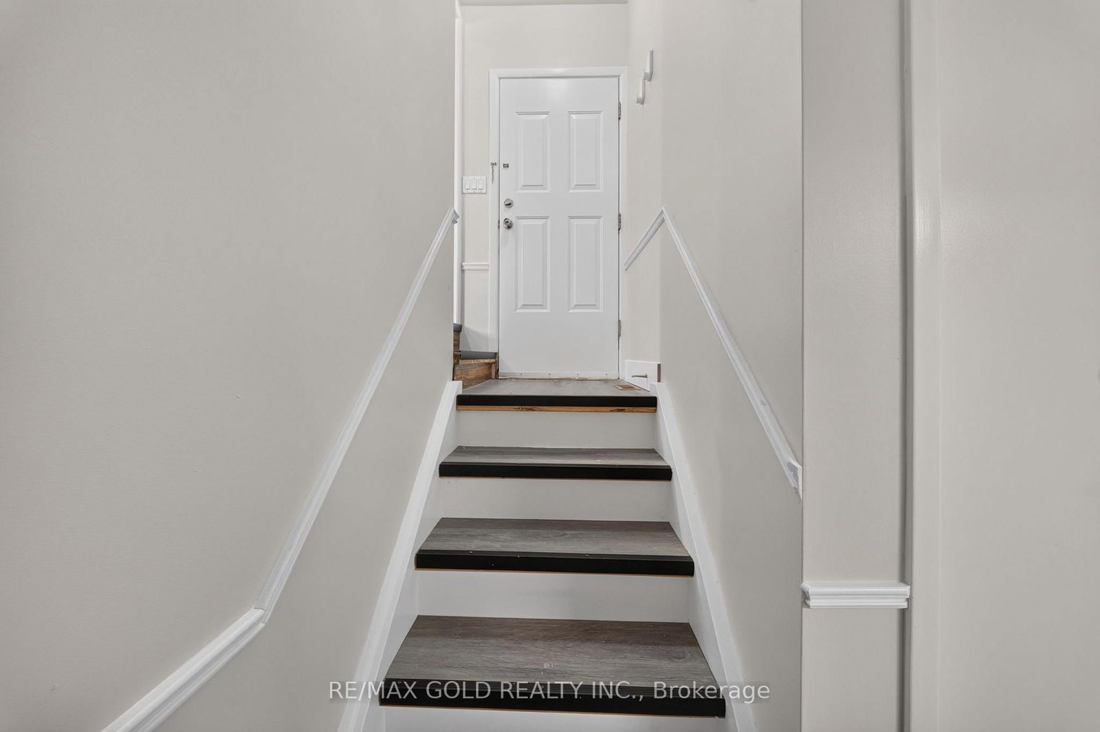 670 Grenfell Drive • London North, ON photo 17