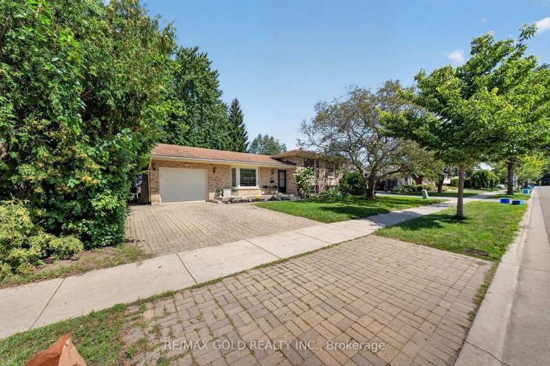 670 Grenfell Drive