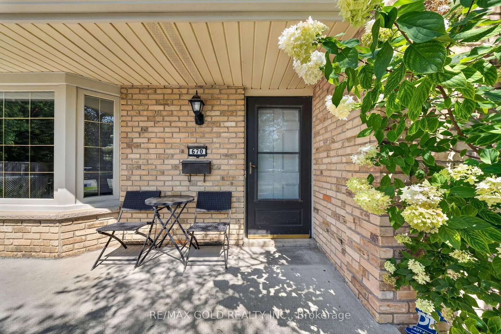670 Grenfell Drive • London North, ON photo 3