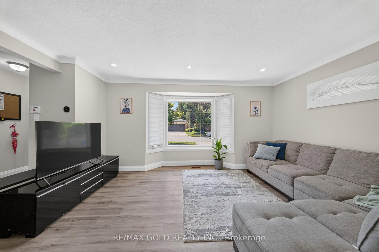 670 Grenfell Drive • London North, ON photo 5