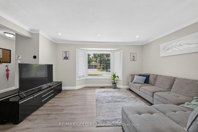 670 Grenfell Drive • London North, ON photo 5