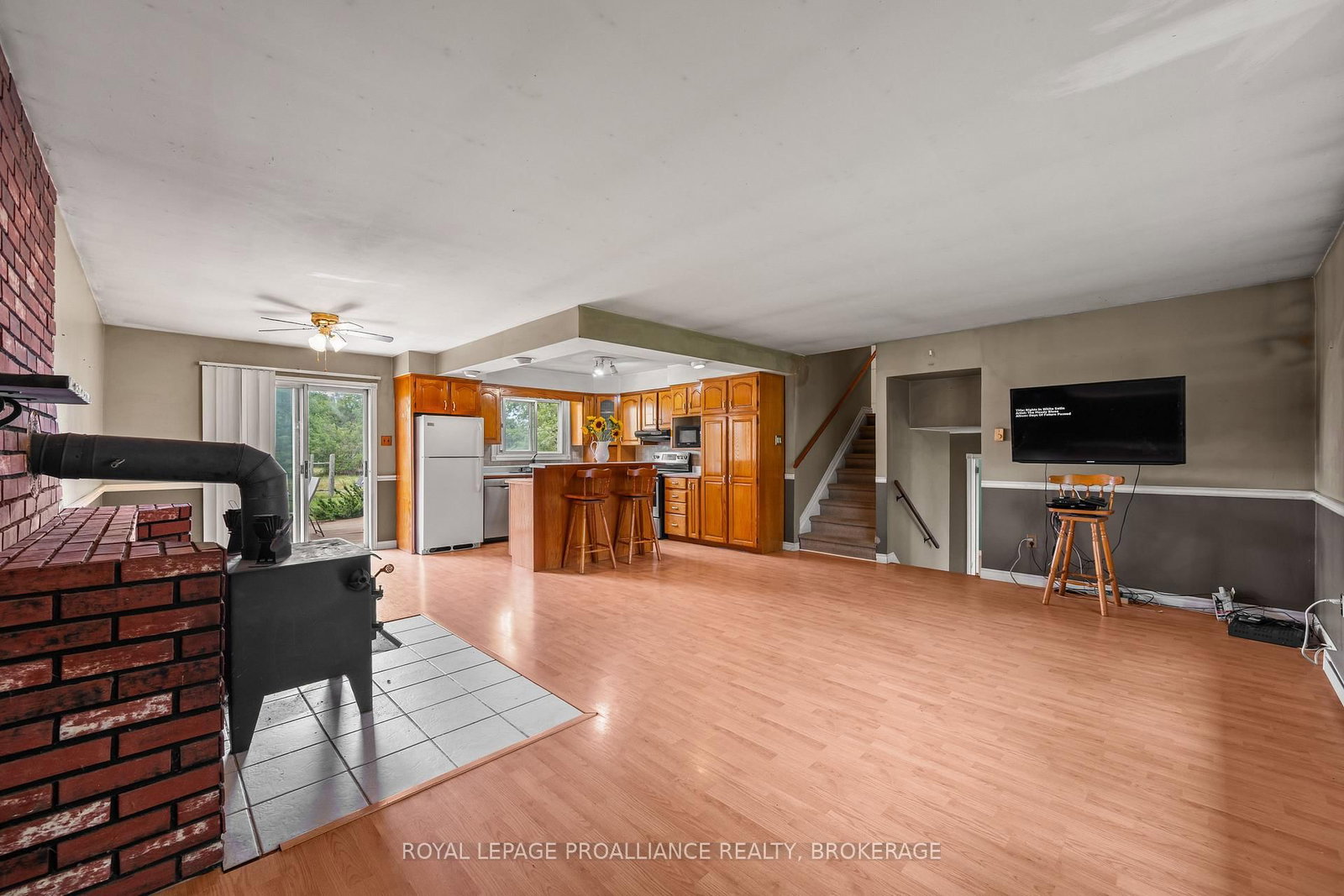 3298 Perth Road • Inverary, ON photo 14