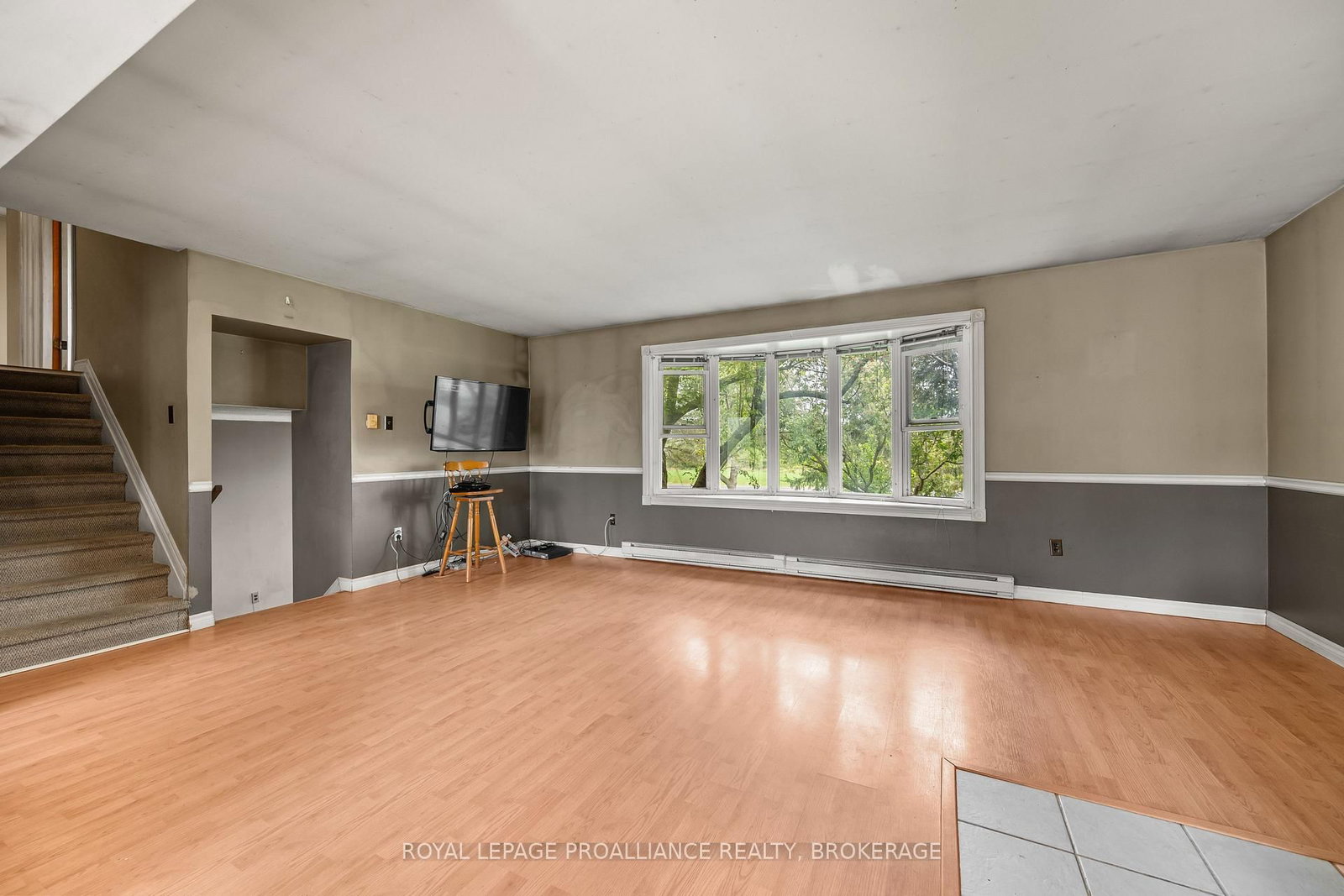 3298 Perth Road • Inverary, ON photo 15