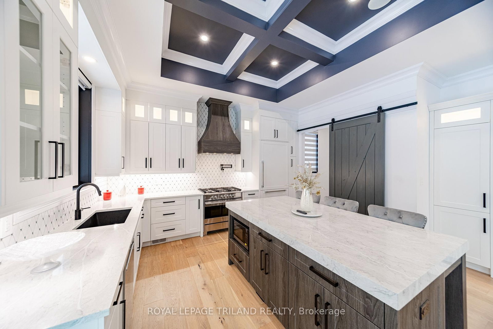 10175 Merrywood Drive • Lambton Shores, ON photo 21
