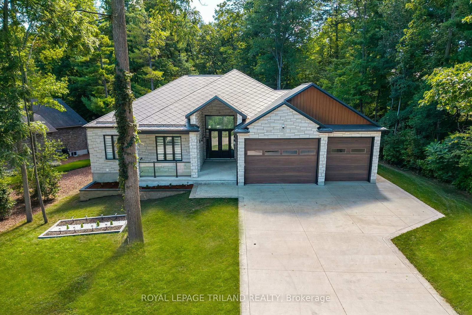 10175 Merrywood Drive • Lambton Shores, ON photo 40