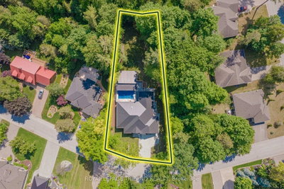 10175 Merrywood Drive • Lambton Shores, ON photo 5