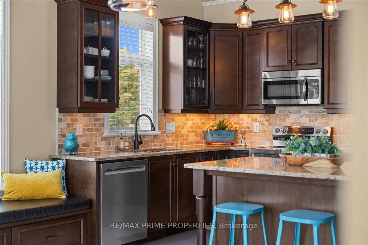 341 Bobolink Ridge • Ottawa, ON photo 10