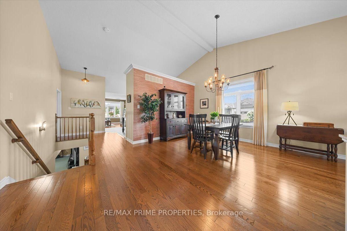 341 Bobolink Ridge • Ottawa, ON photo 8