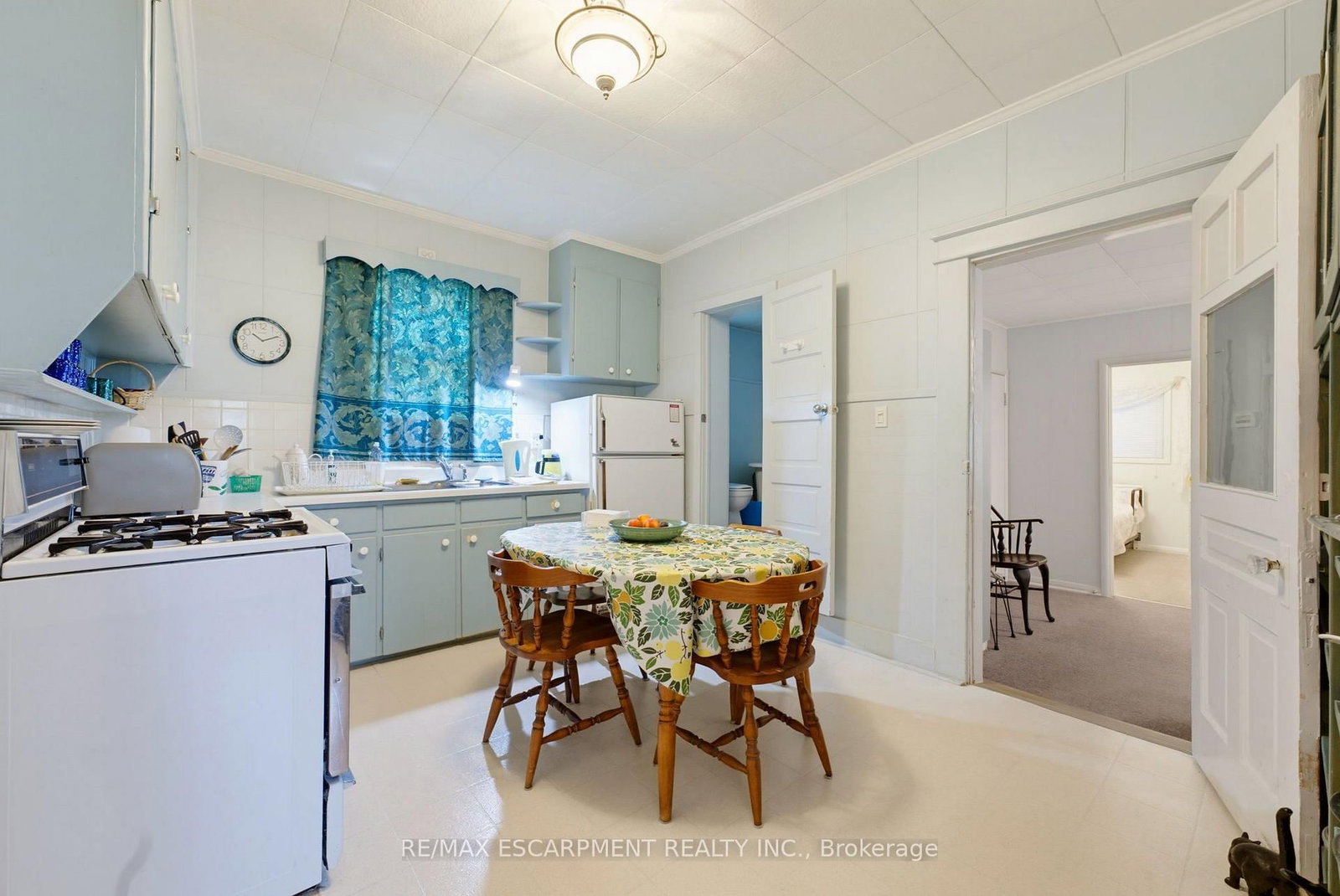 22 Mildred Avenue • St. Catharines, ON photo 10