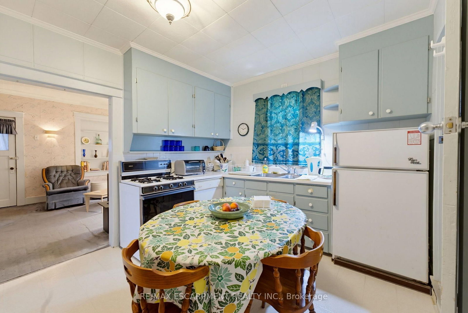 22 Mildred Avenue • St. Catharines, ON photo 11