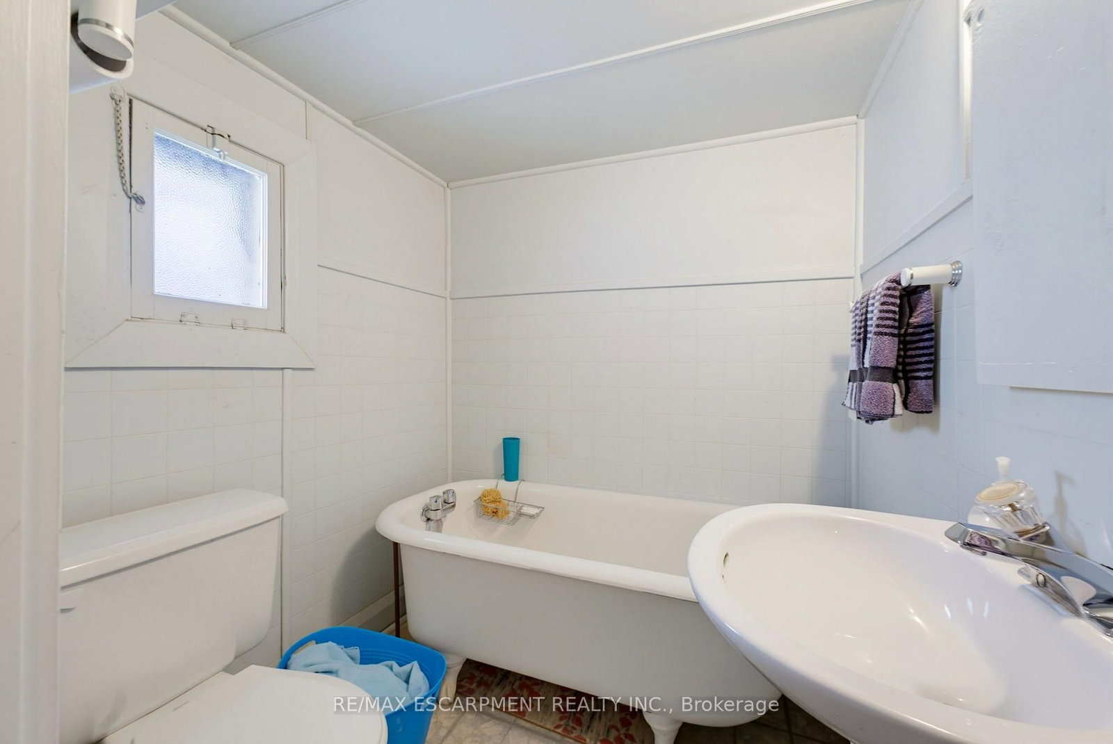 22 Mildred Avenue • St. Catharines, ON photo 17