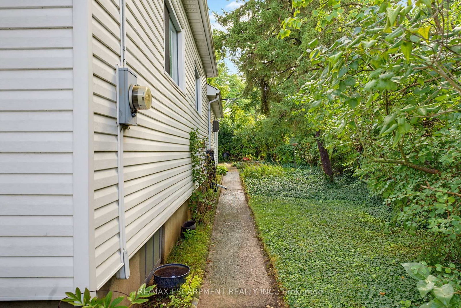 22 Mildred Avenue • St. Catharines, ON photo 26