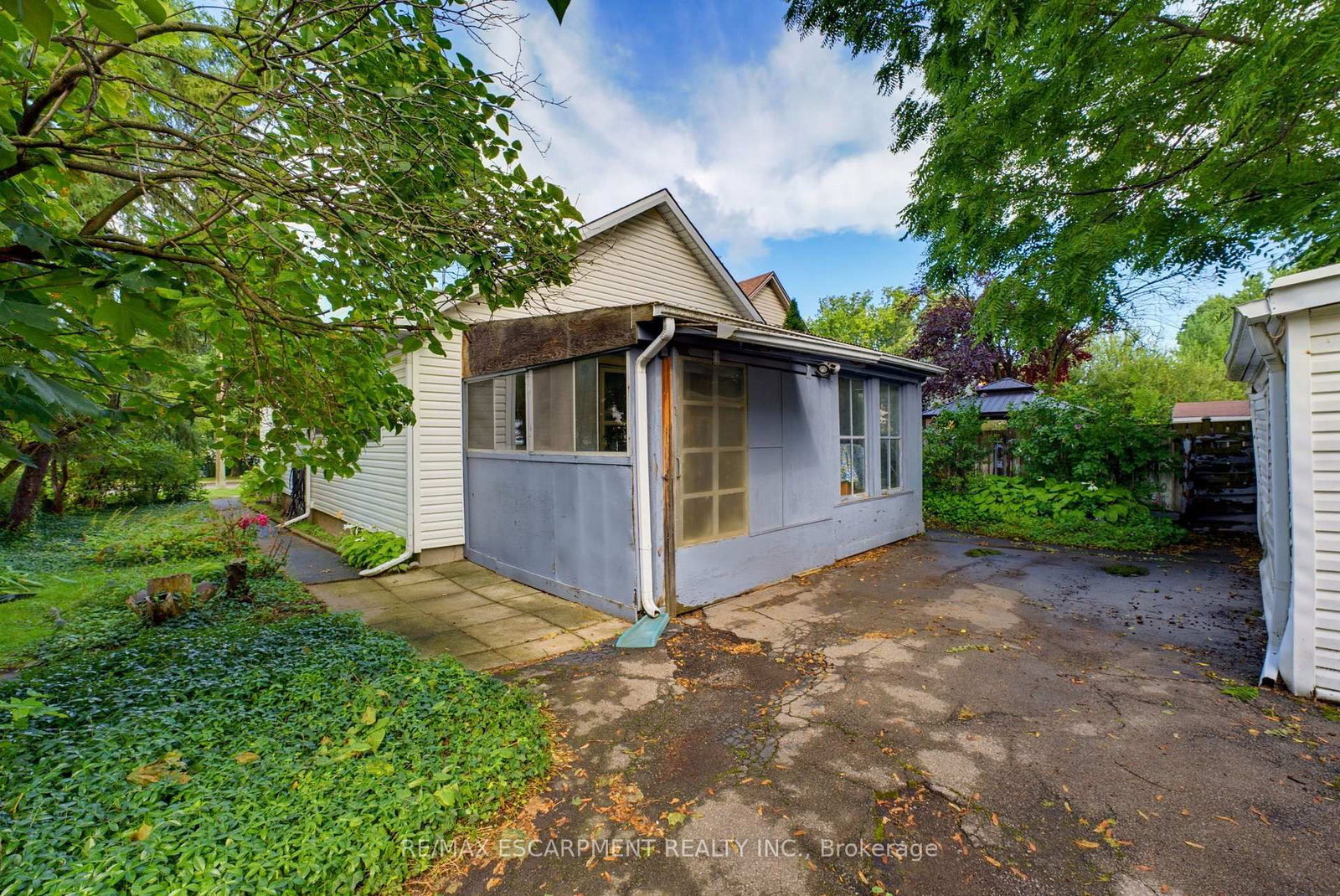 22 Mildred Avenue • St. Catharines, ON photo 27