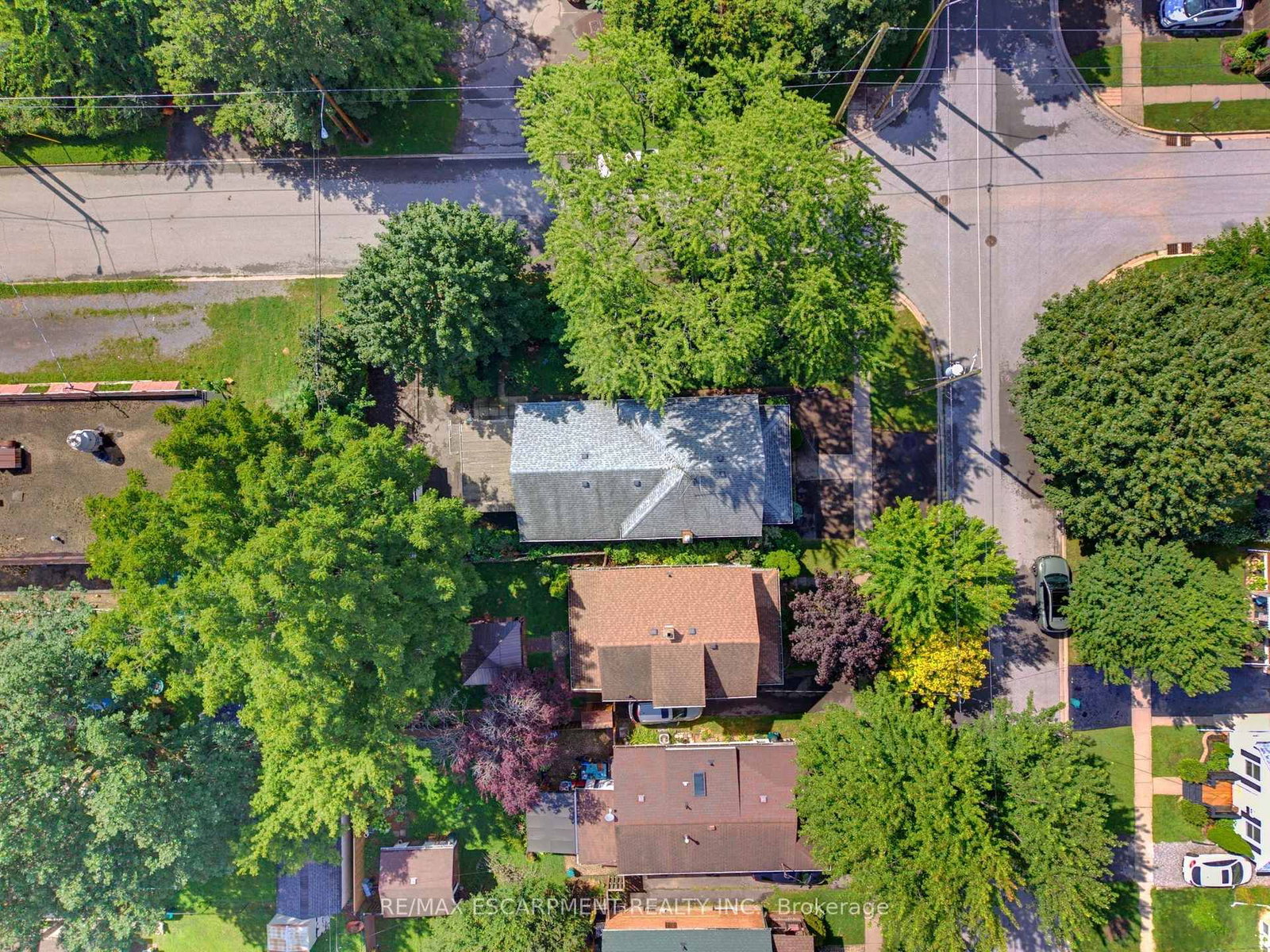 22 Mildred Avenue • St. Catharines, ON photo 33