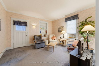 22 Mildred Avenue • St. Catharines, ON photo 8