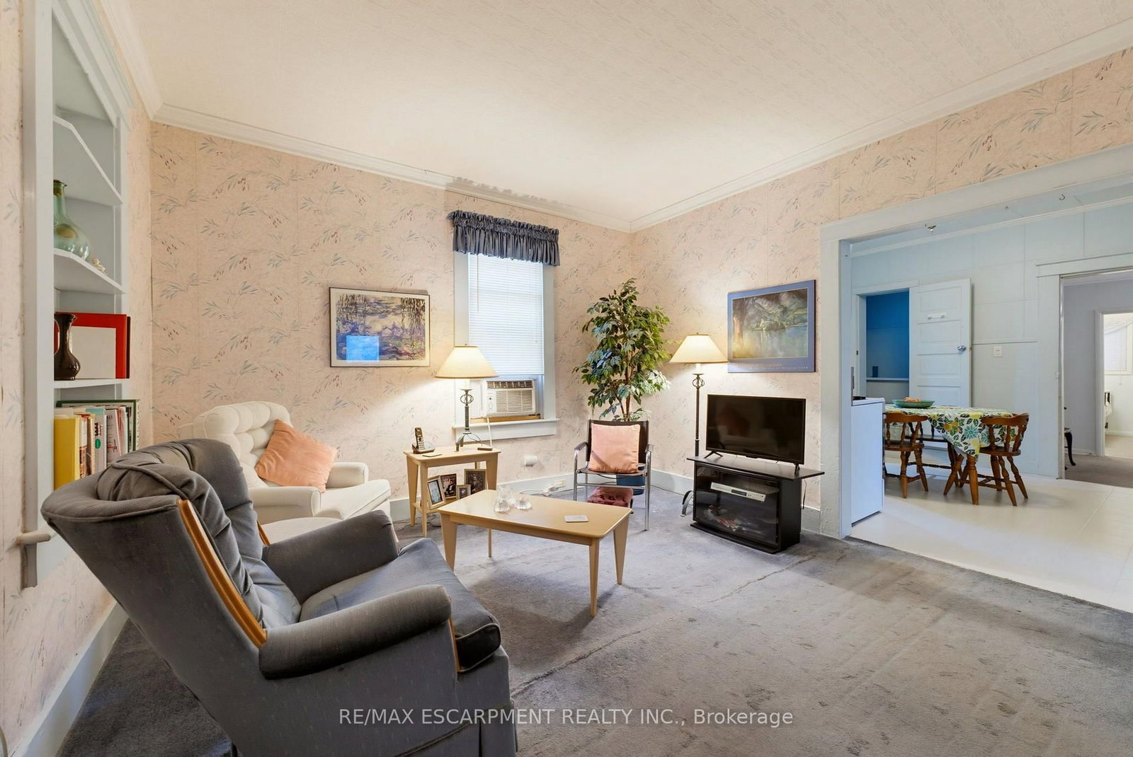 22 Mildred Avenue • St. Catharines, ON photo 9