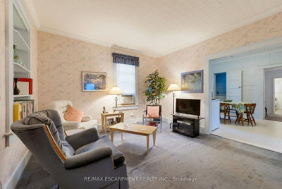 22 Mildred Avenue • St. Catharines, ON photo 9