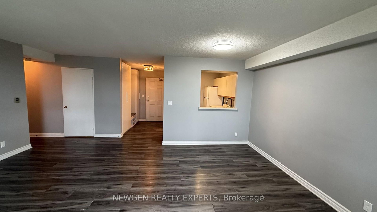 405-18 Holborn Crt, Kitchener, view 10