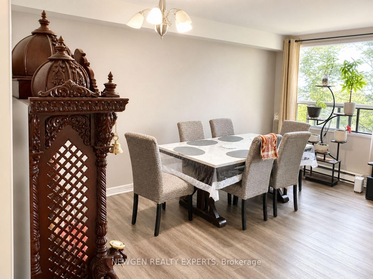 405-18 Holborn Crt, Kitchener, view 11