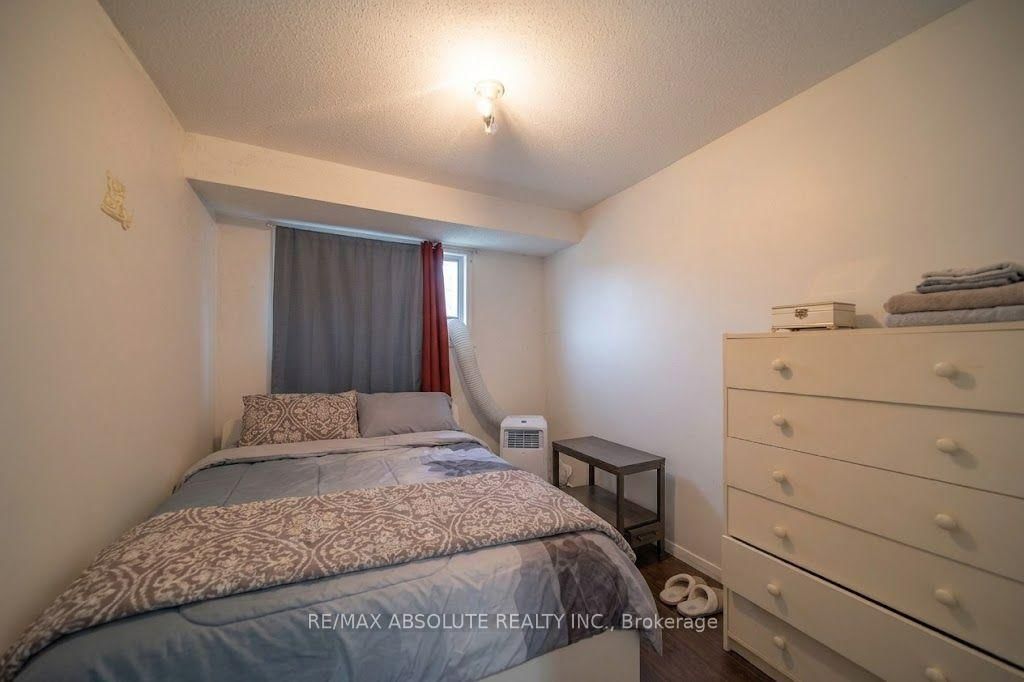 16 A Knollsbrook Drive • Ottawa, ON photo 10