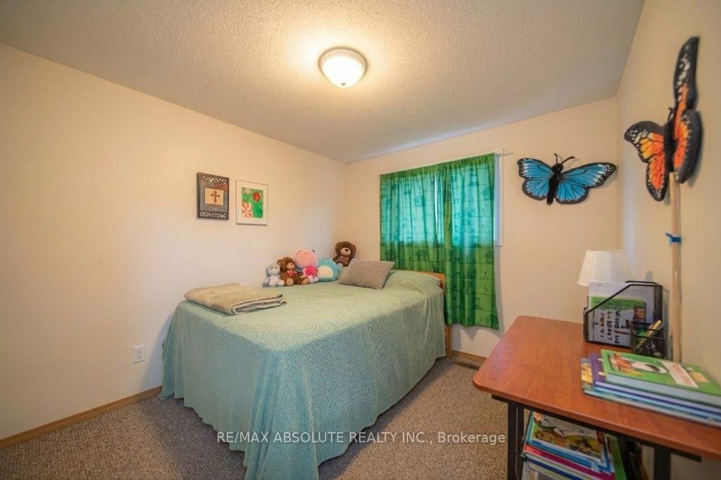 16 A Knollsbrook Drive • Ottawa, ON photo 11