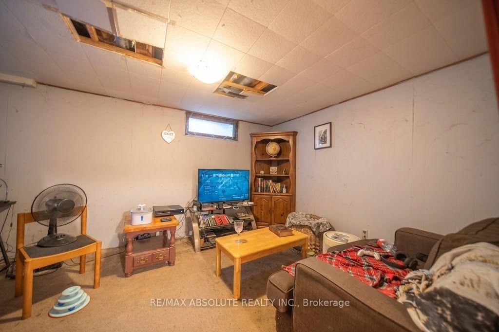 16 A Knollsbrook Drive • Ottawa, ON photo 14