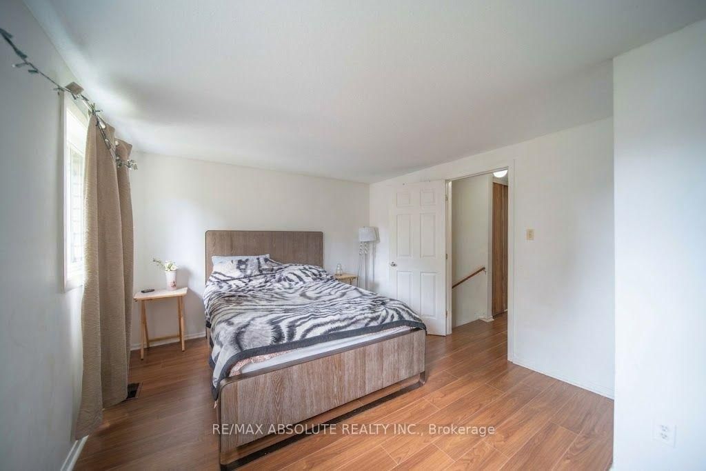30 E Sonnet Crescent • Ottawa, ON photo 12