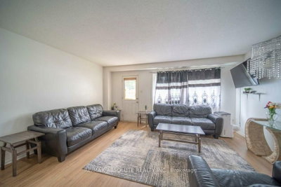 30 E Sonnet Crescent • Ottawa, ON photo 3