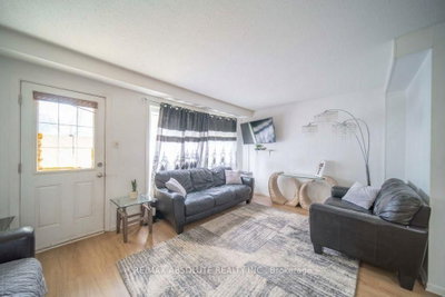 30 E Sonnet Crescent • Ottawa, ON photo 4