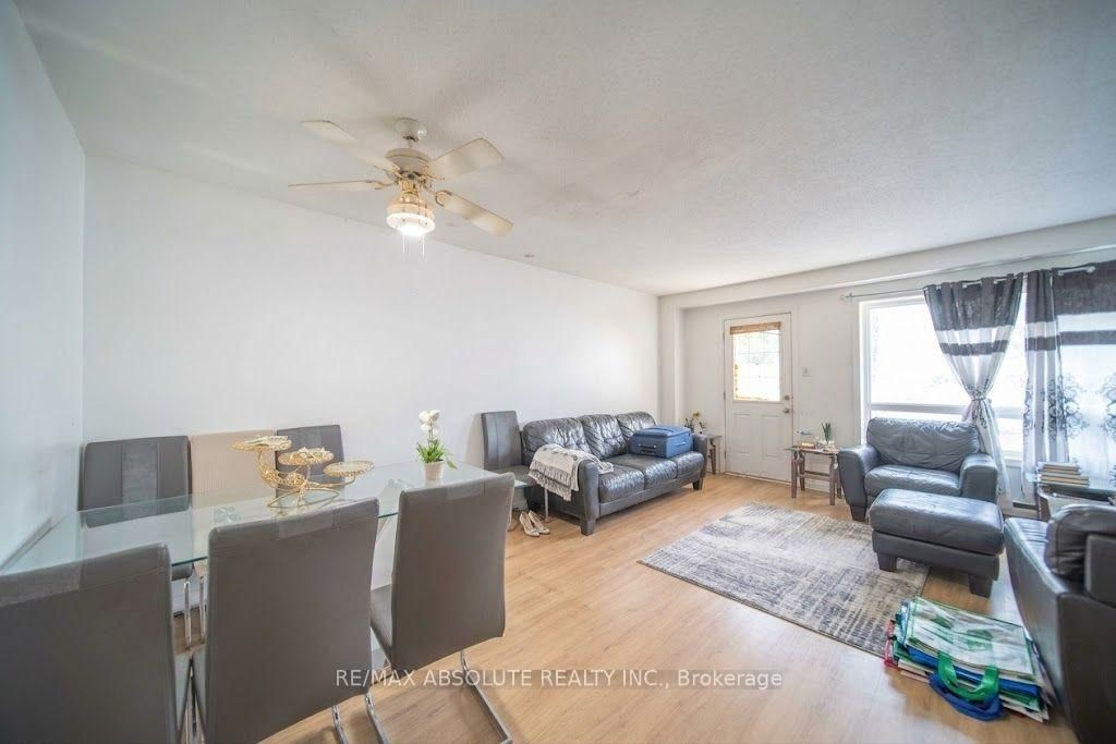 30 E Sonnet Crescent • Ottawa, ON photo 5