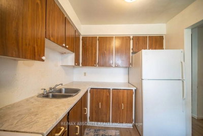 30 E Sonnet Crescent • Ottawa, ON photo 9