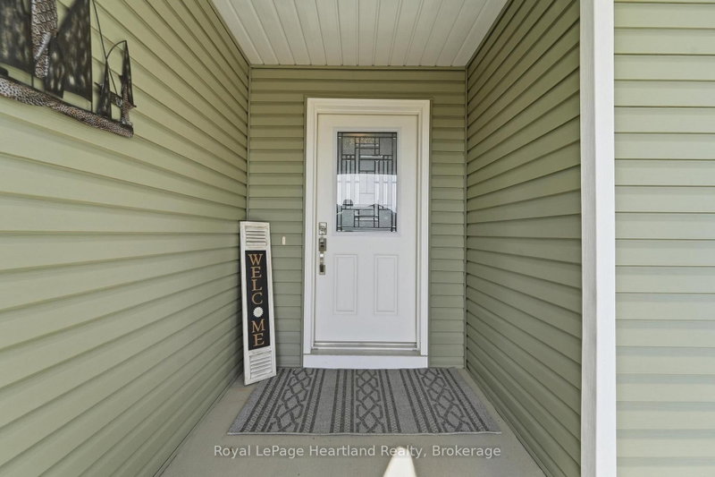 5 SWEETWATER Dr N photo 4