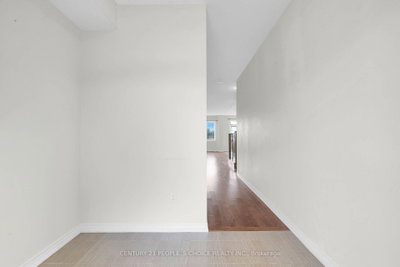 216 Explorer Way • Thorold, ON photo 4