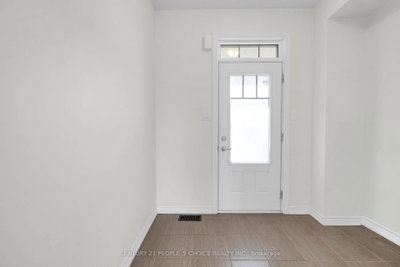 216 Explorer Way • Thorold, ON photo 5
