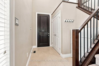 1832 Cherrywood Trail • London North, ON photo 4