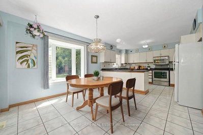 41 Morgans Grant Way • Kanata, ON photo 8