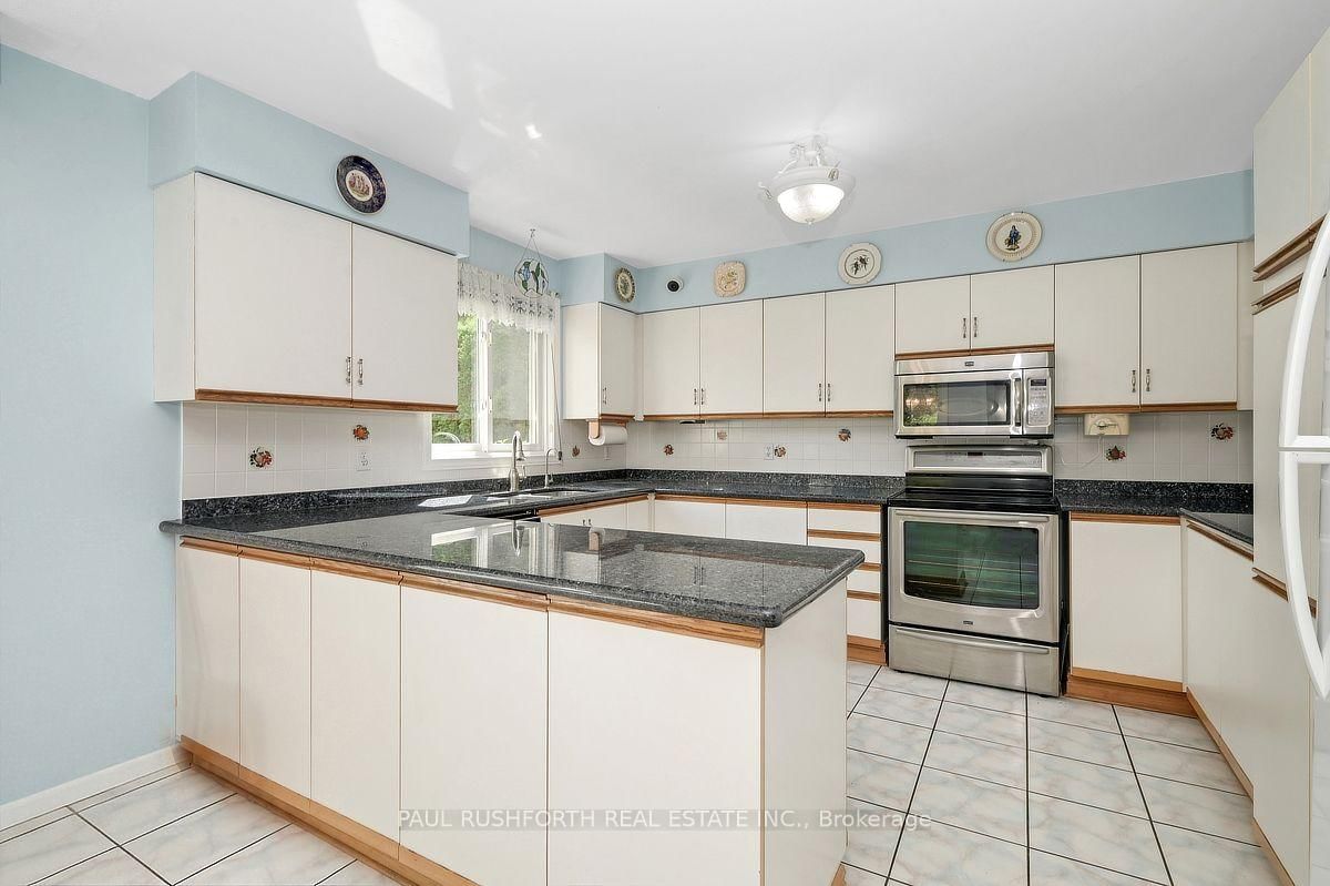41 Morgans Grant Way • Kanata, ON photo 9