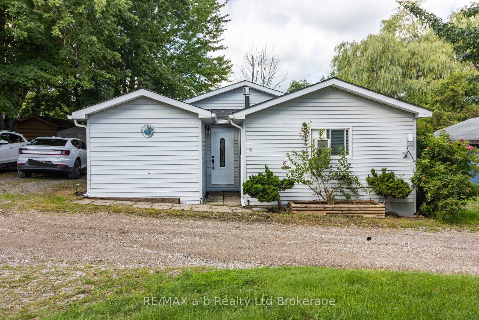 596101 Highway 59     18 Tropicana Crescent • East Zorra-Tavistock, ON photo 16