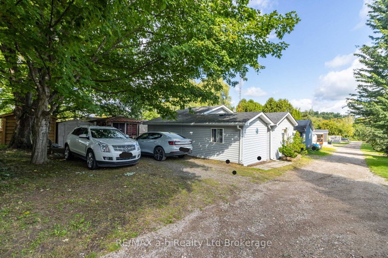 596101 Highway 59 18 Tropicana Crescent